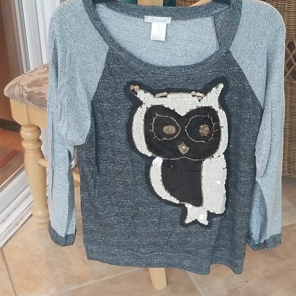 Gray owl sequin lightweight sweatshirt medium
